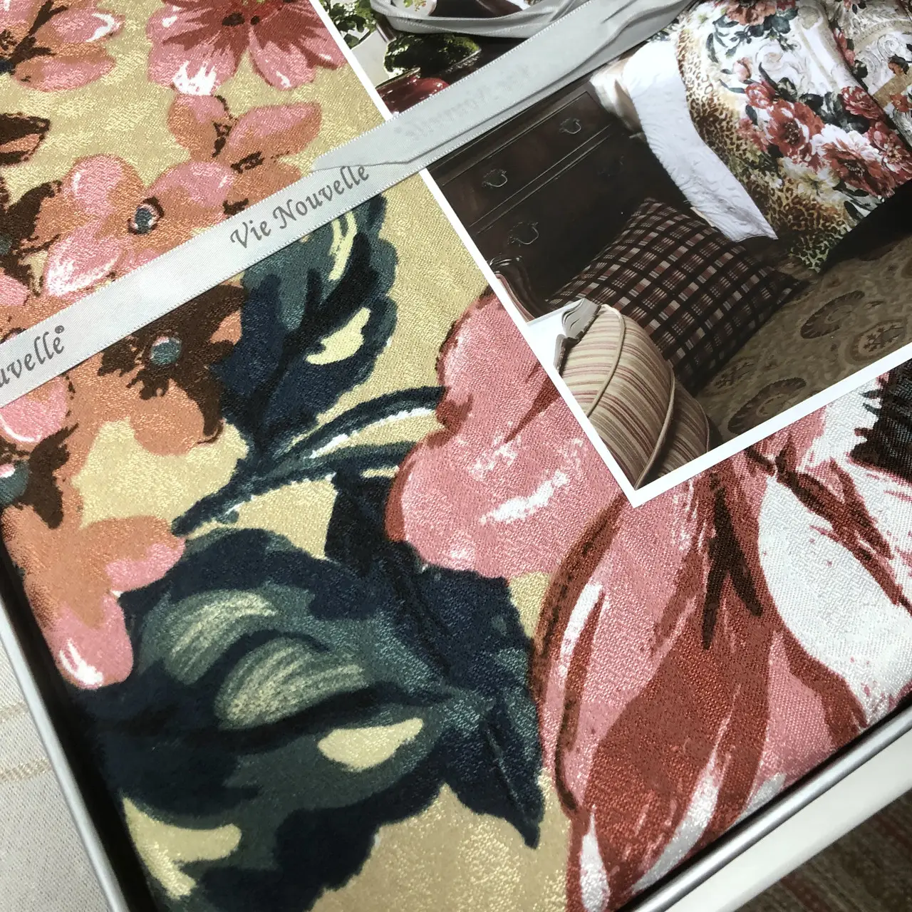 Постільна білизна Vie Nouvelle жаккард із шовковою вишивкою євро 200х220 JE-002