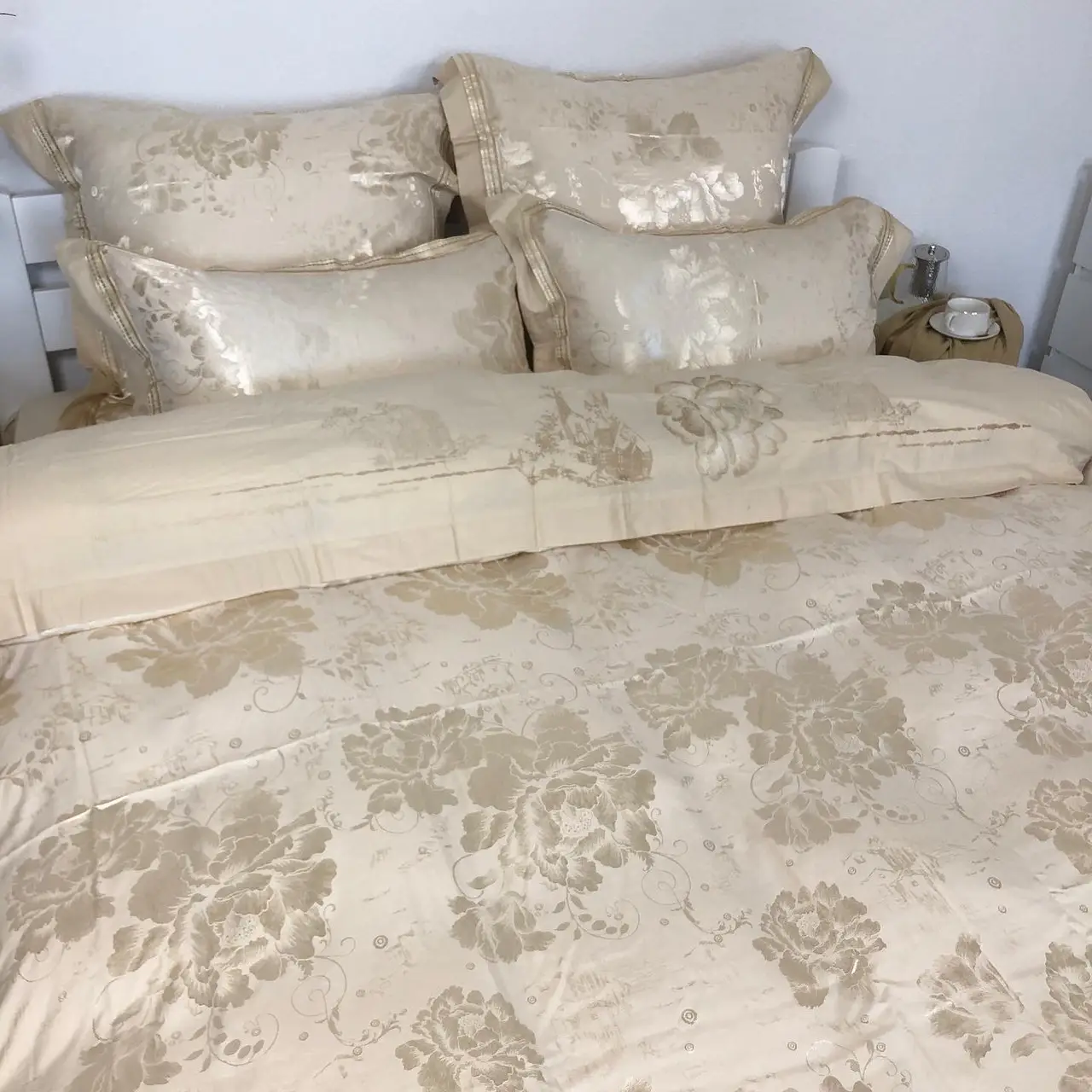 Постільна білизна Vie Nouvelle жаккард із шовковою вишивкою євро 200х220 JE-01