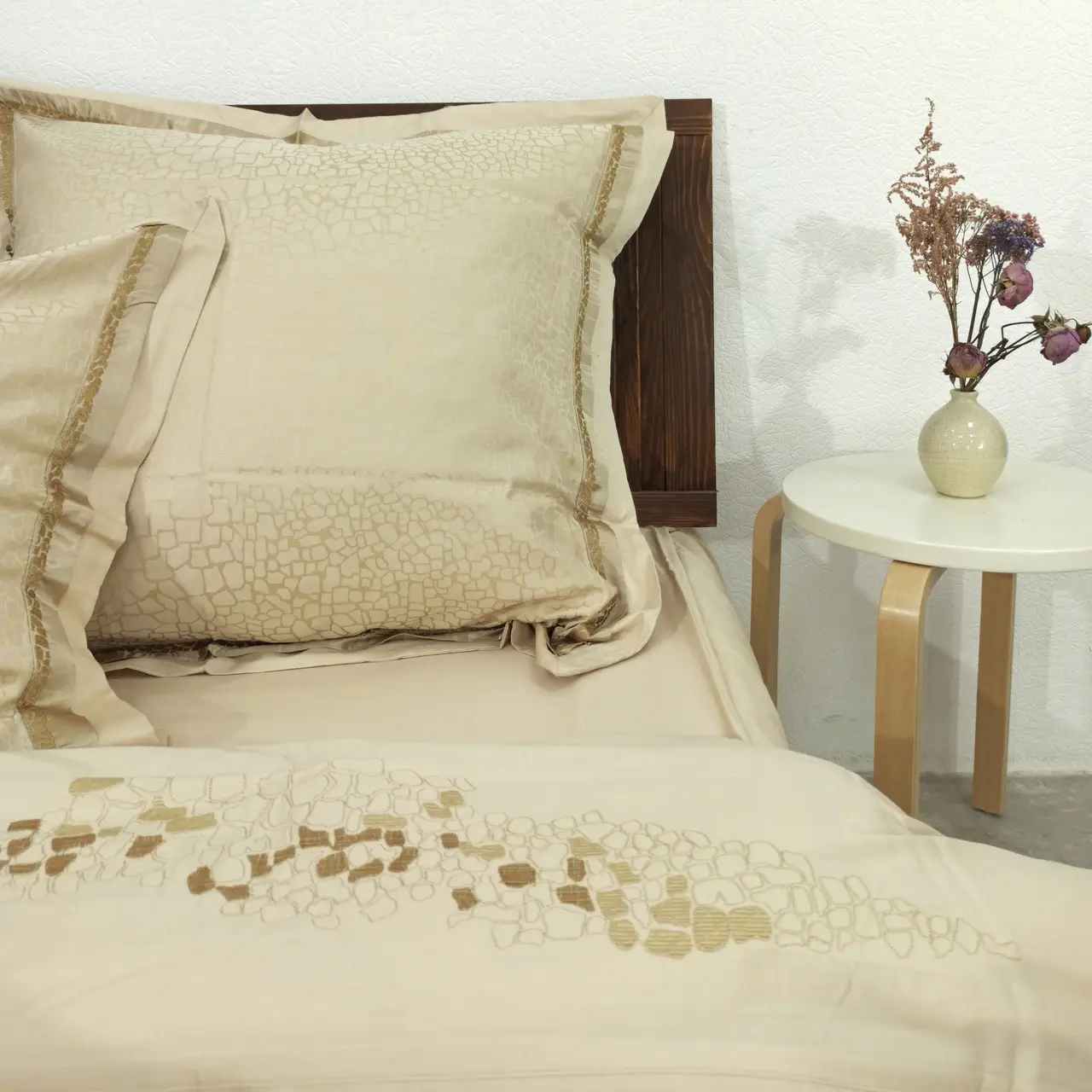 Постільна білизна Vie Nouvelle жаккард із шовковою вишивкою євро 200х220 JE-A004