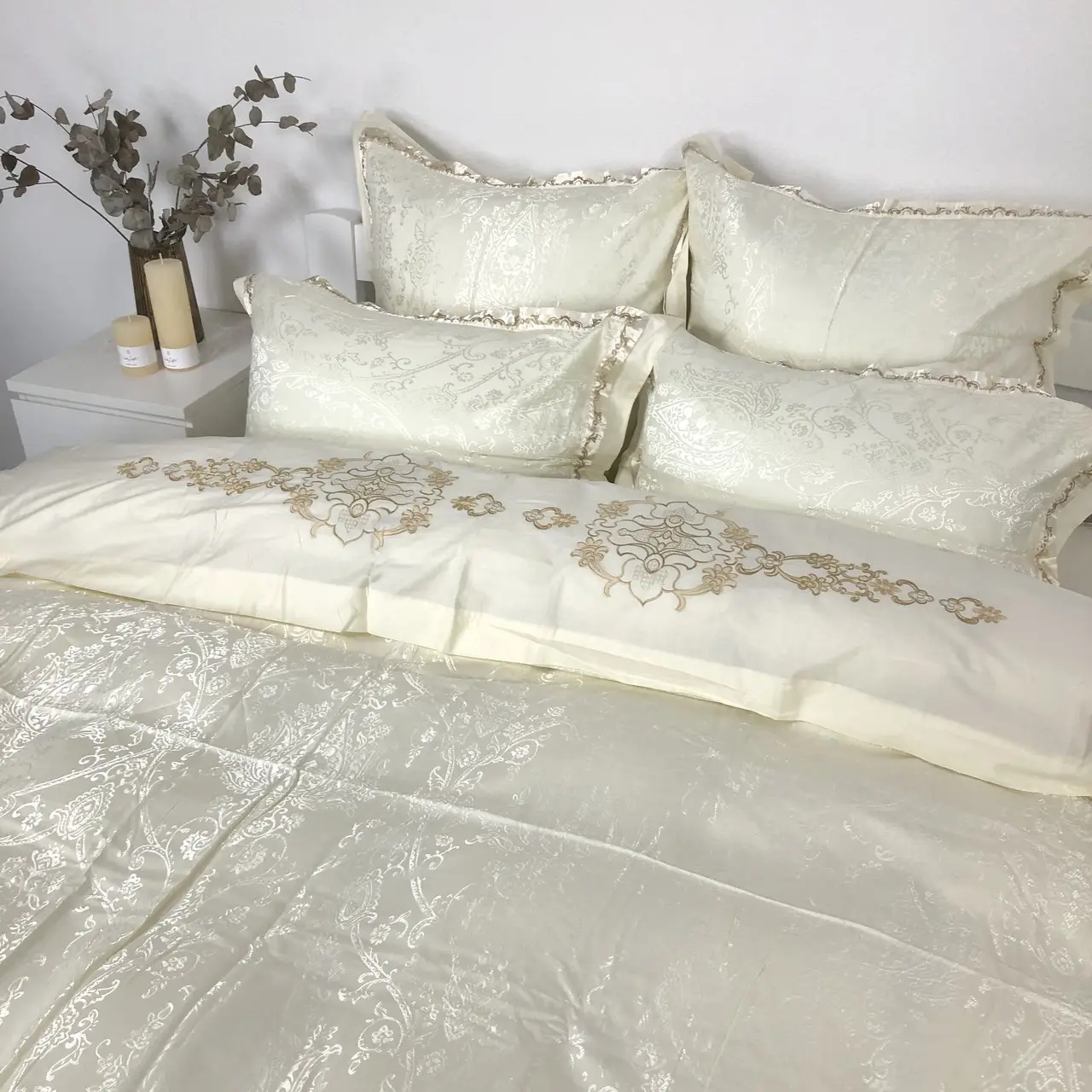 Постільна білизна Vie Nouvelle жаккард із шовковою вишивкою євро 200х220 JE-B03