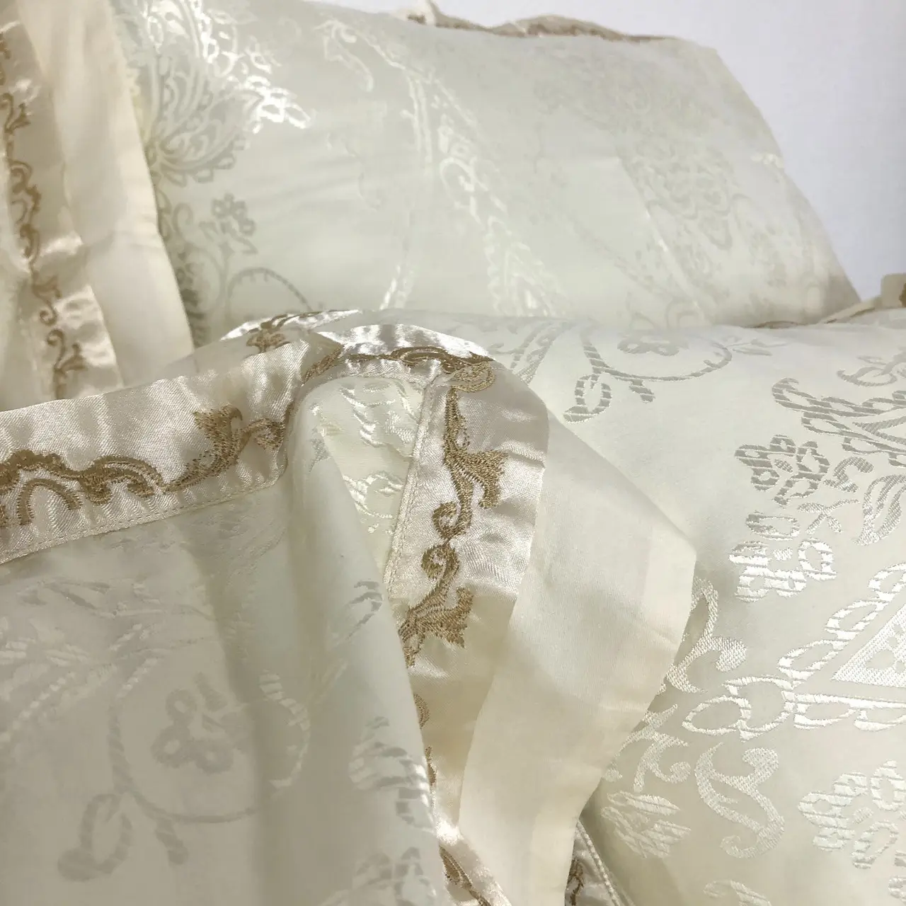 Постільна білизна Vie Nouvelle жаккард із шовковою вишивкою євро 200х220 JE-B03