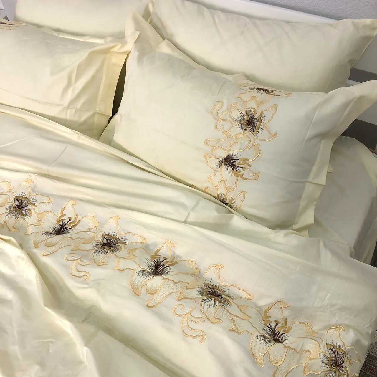 Постільна білизна Ailin жаккард з вишивкою євро 200×220 JE100BE