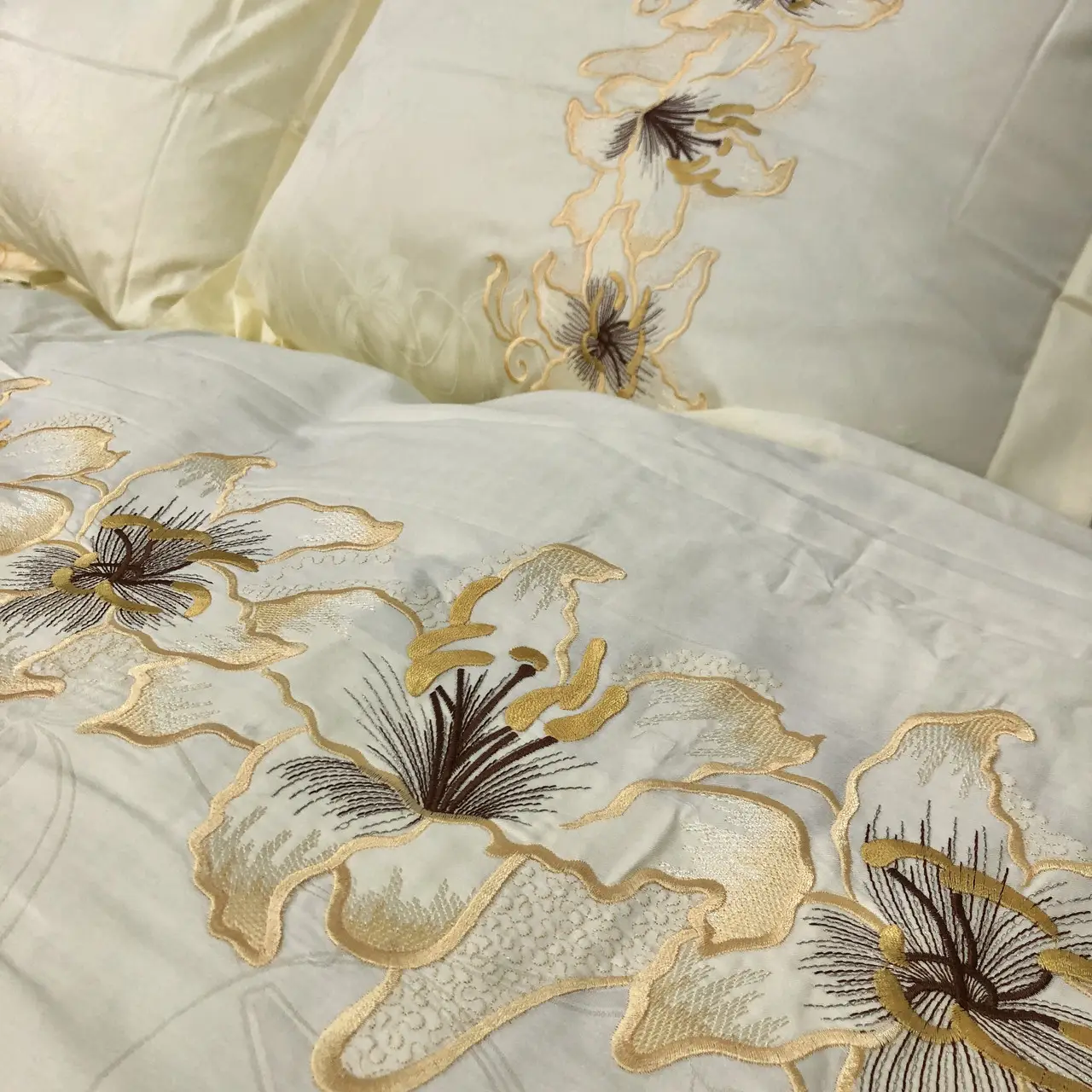 Постільна білизна Ailin жаккард з вишивкою євро 200×220 JE100BE