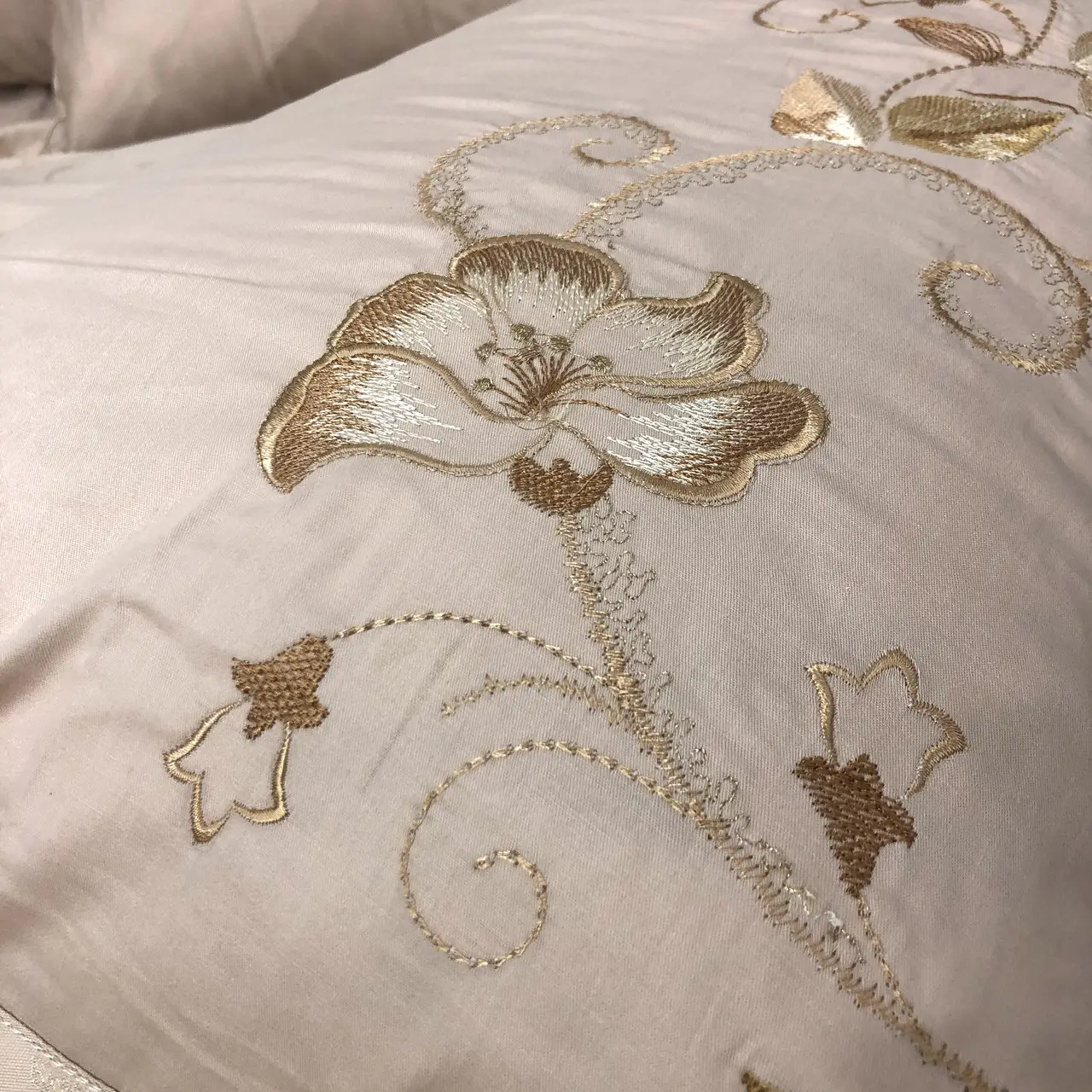 Постільна білизна Ailin жаккард з вишивкою євро 200×220 JE-115E