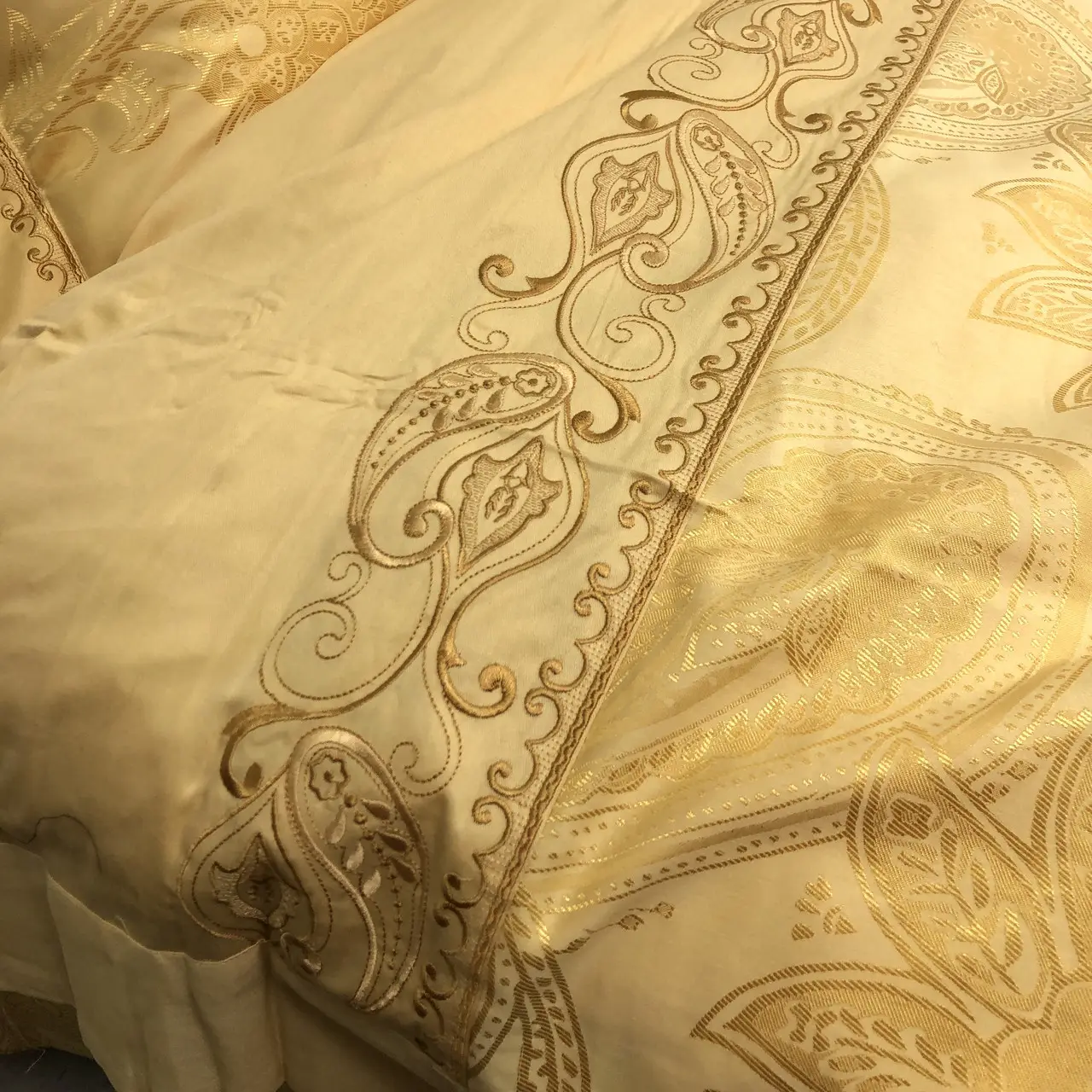 Постільна білизна Vie Nouvelle жакард з вишивкою JE-174