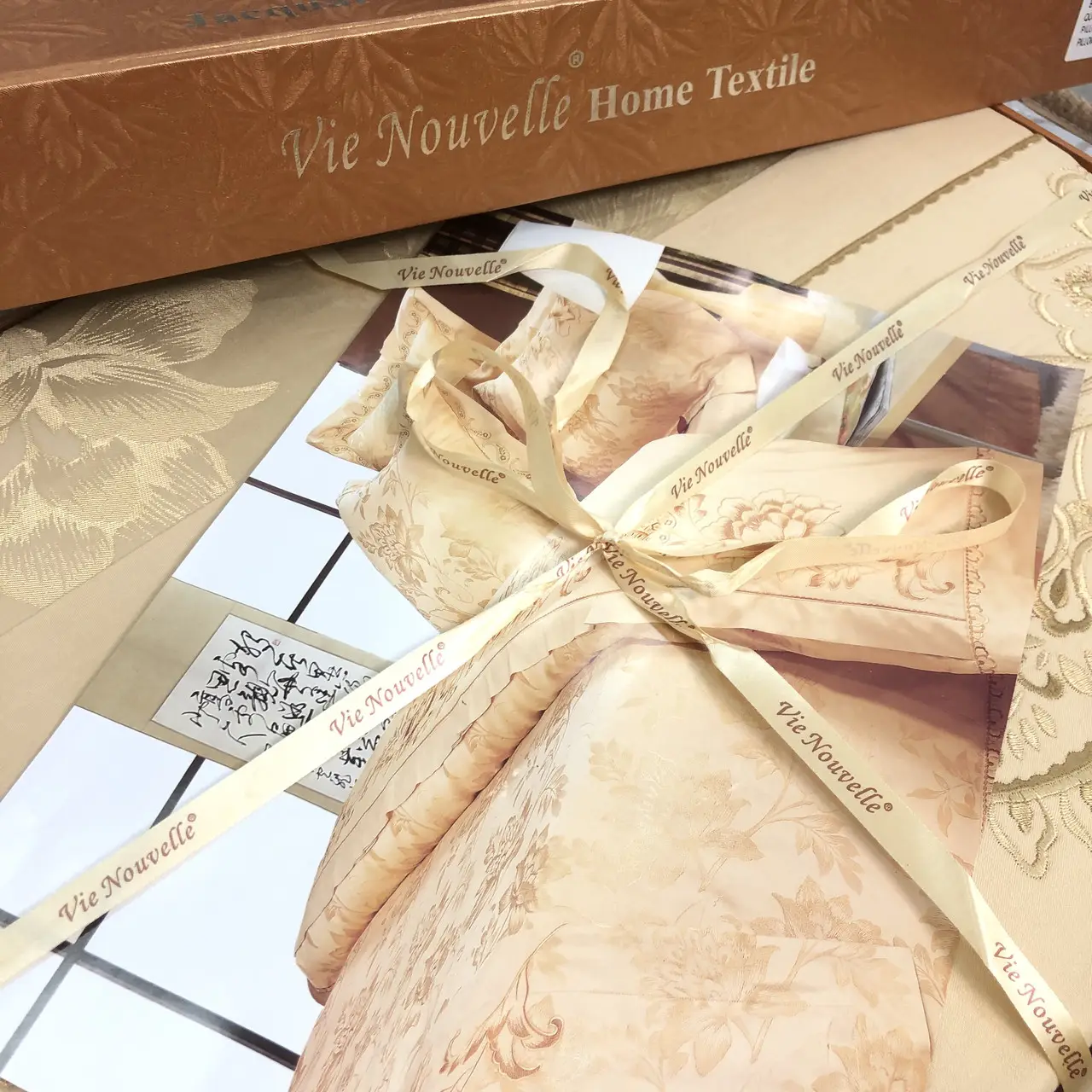 Постільна білизна Vie Nouvelle жакард з вишивкою JE-323