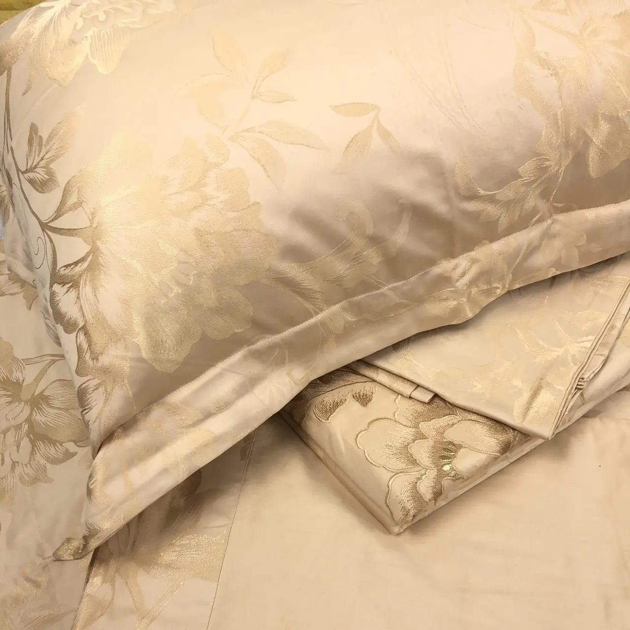 Постільна білизна Vie Nouvelle жакард з вишивкою JE-323