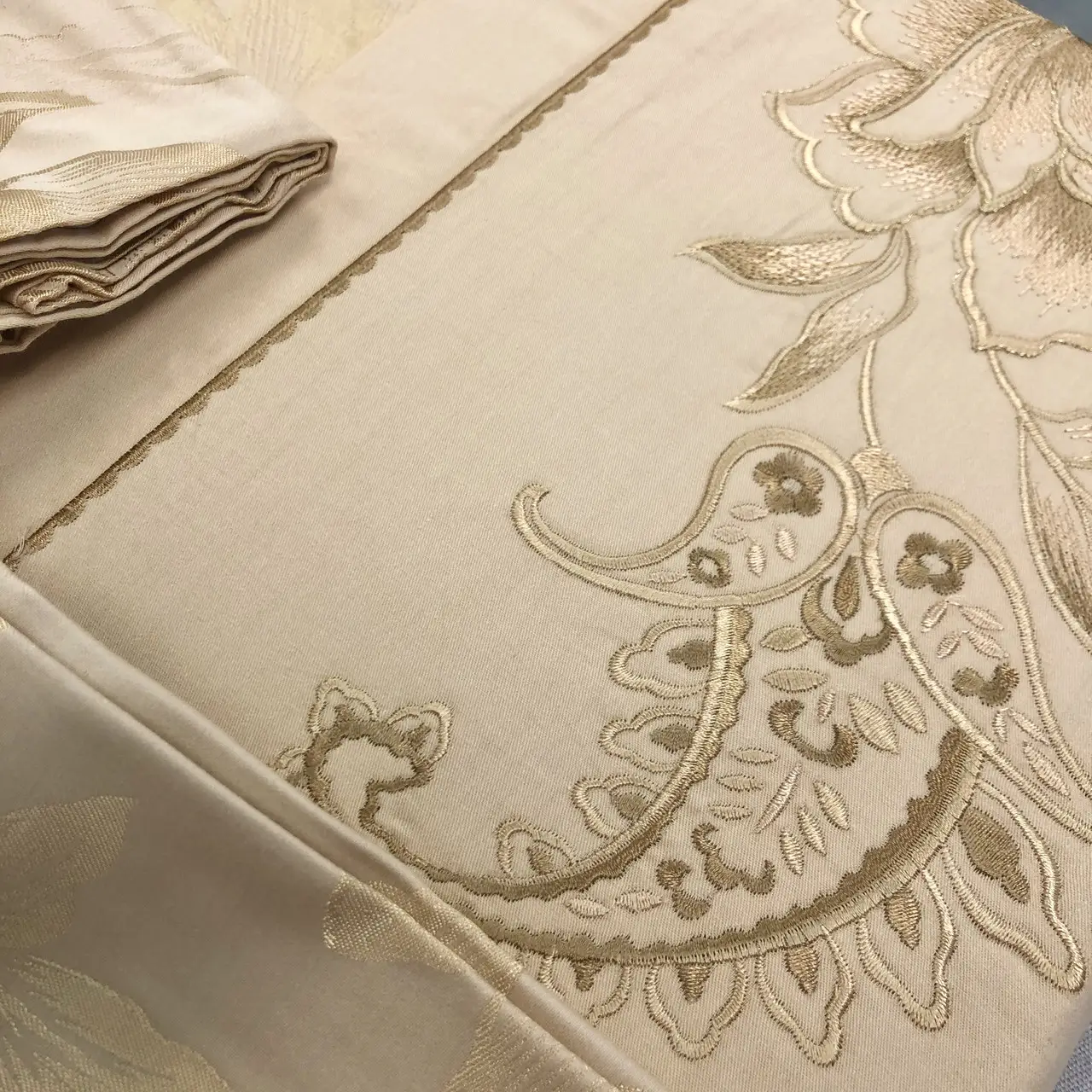 Постільна білизна Vie Nouvelle жакард з вишивкою JE-323