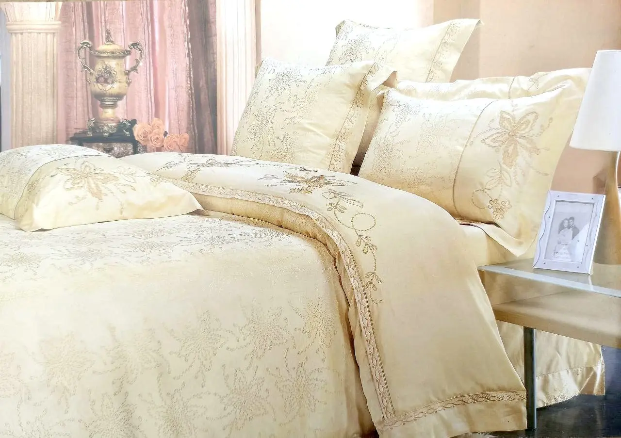 Постільна білизна Vie Nouvelle жакард з вишивкою JE-335