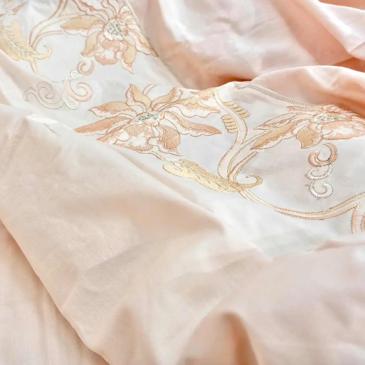 Постільна білизна Ailin жаккард з вишивкою євро  200×220 JE-40E