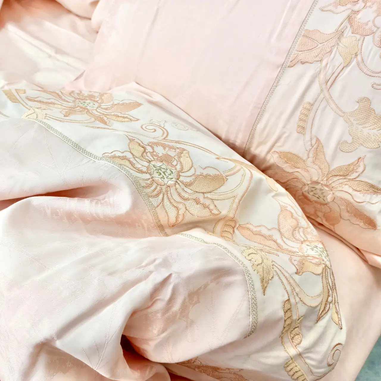 Постільна білизна Ailin жаккард з вишивкою євро  200×220 JE-40E