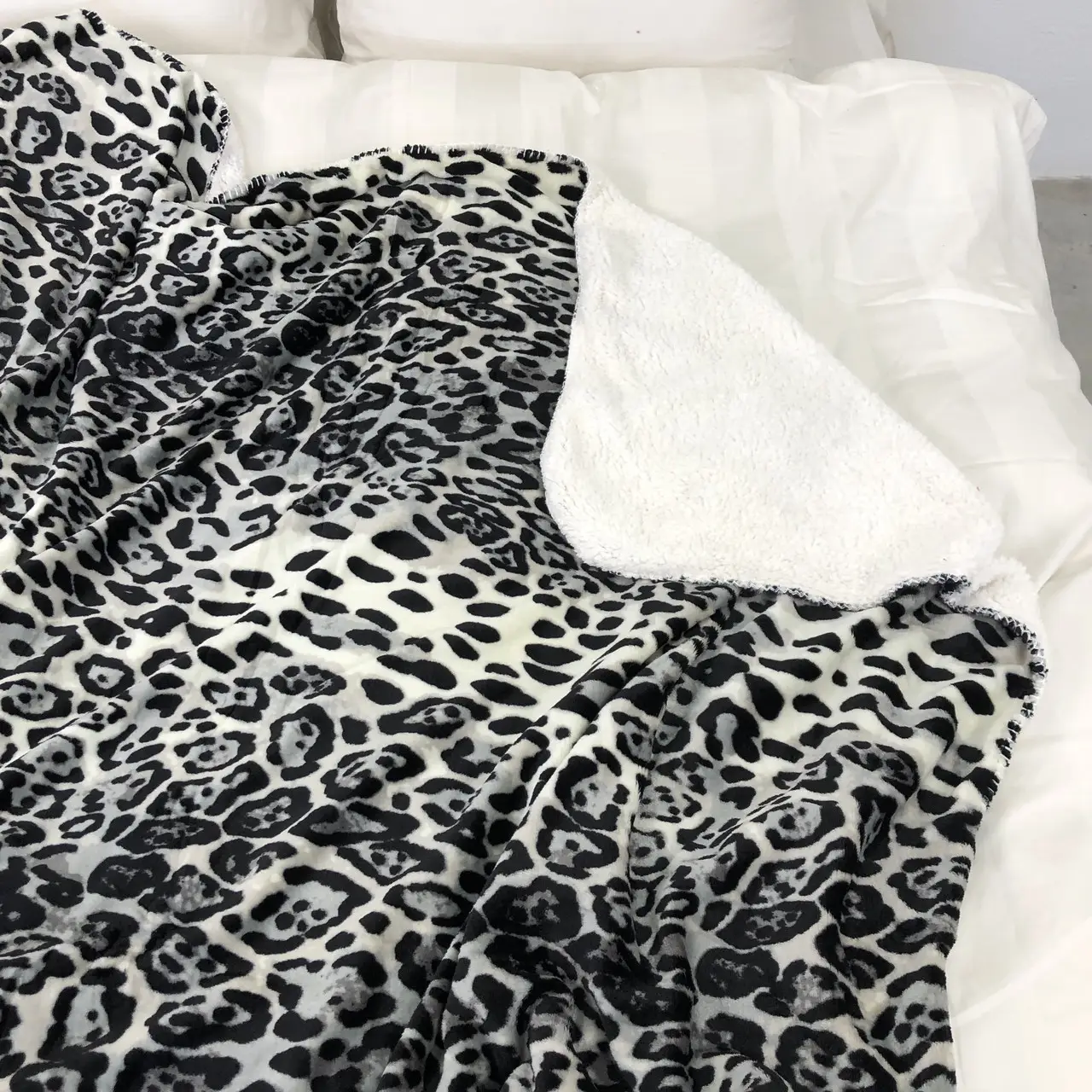 Плед покривало з овчинкою Vie Nouvelle 215×235 леопард крупний