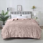 Плед велюровий з видавкою однотонний Vitas 200х240 капучино D002