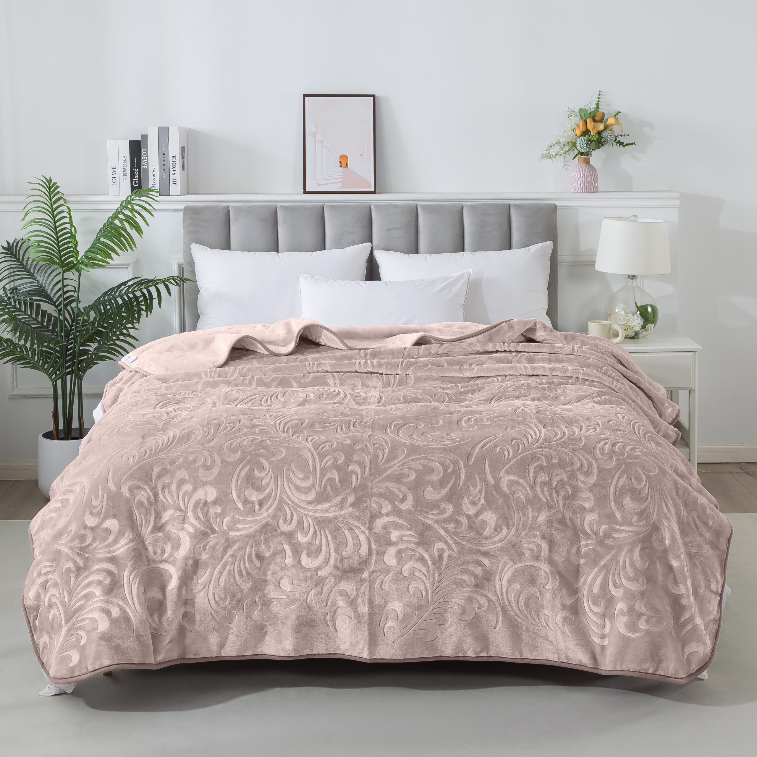 Плед велюровий з видавкою однотонний Vitas 200х240 капучино D002