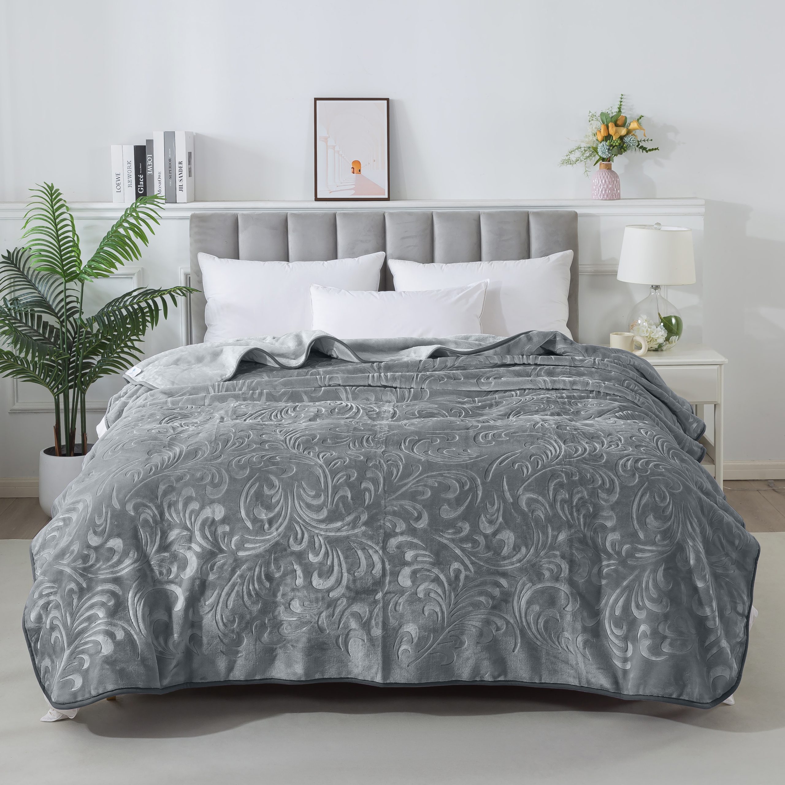 Плед велюровий з видавкою однотонний Vitas 200х240 сірий D005