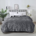 Плед велюровий з видавкою однотонний Vitas 200х240 темно-сірий 4005