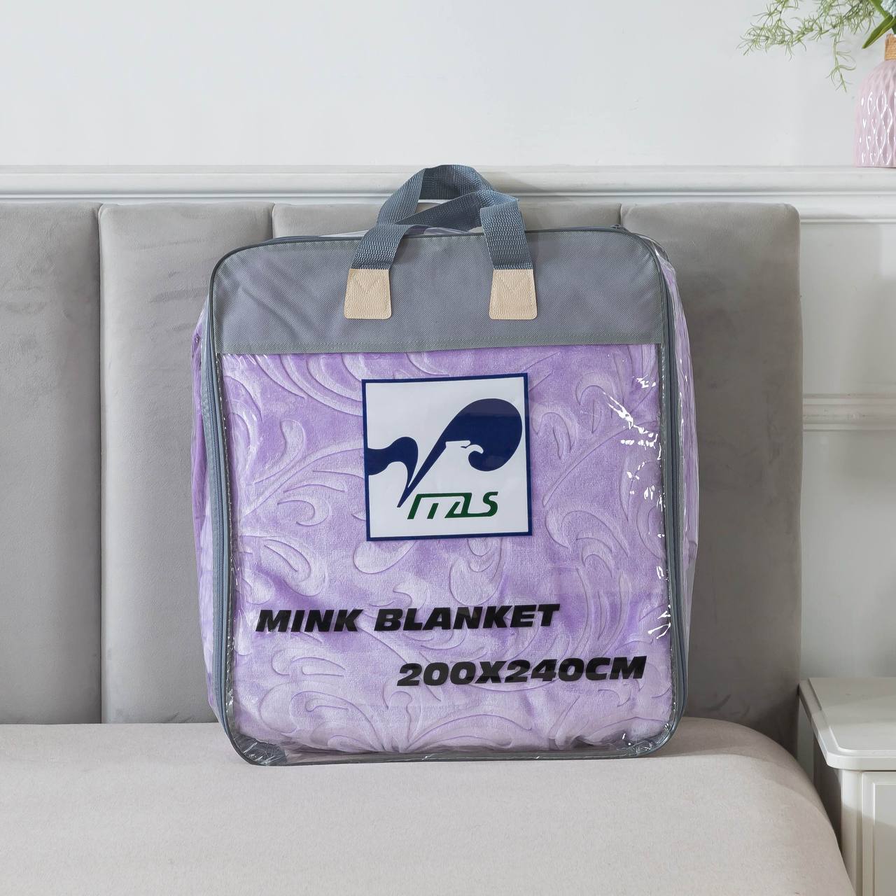 Плед велюровий з видавкою однотонний Vitas 200х240 срібний D018