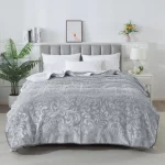 Плед велюровий з видавкою однотонний Vitas 200х240 світло-сірий D008